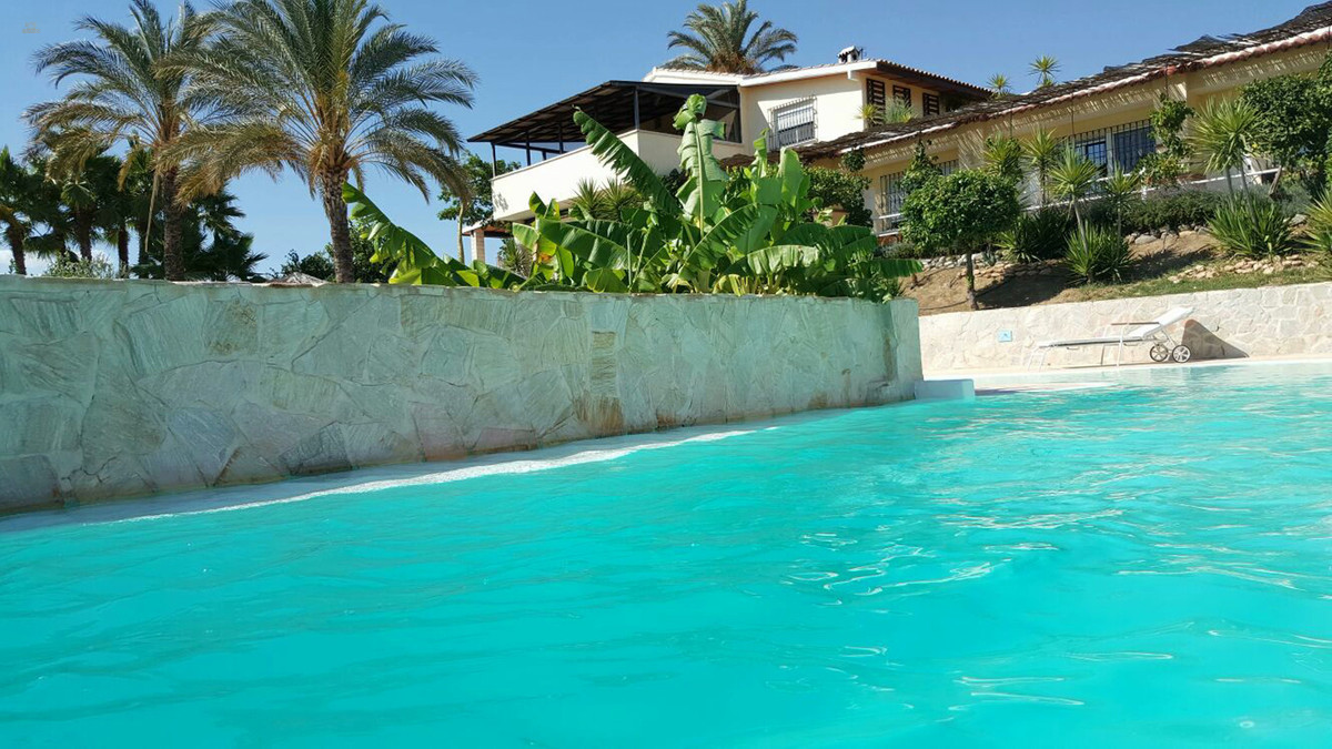 Thumbnail von Commercial Property For Sale in Coin, Málaga