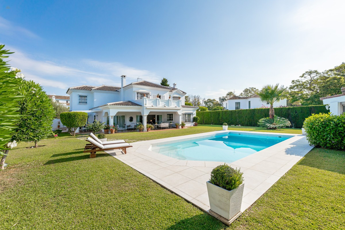  Estepona Villa ES125596