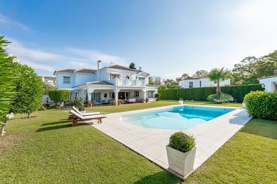  Estepona Villa ES125596