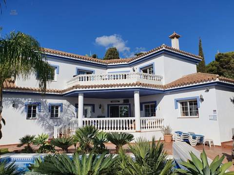 Villa For Sale in Benalmadena, Málaga
