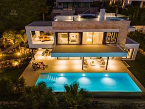  Nueva Andalucía Villa ES118550