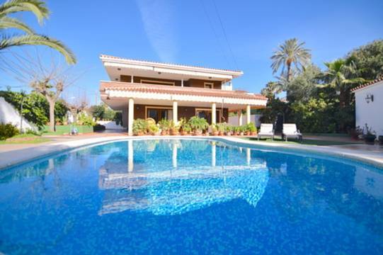 Villa For Sale in Benidorm, Alicante