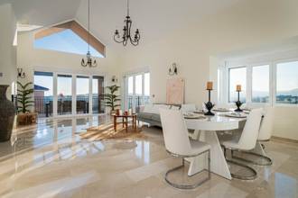 Thumbnail von Villa For Sale in Sierrezuela, Málaga