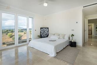 Thumbnail von Villa For Sale in Sierrezuela, Málaga