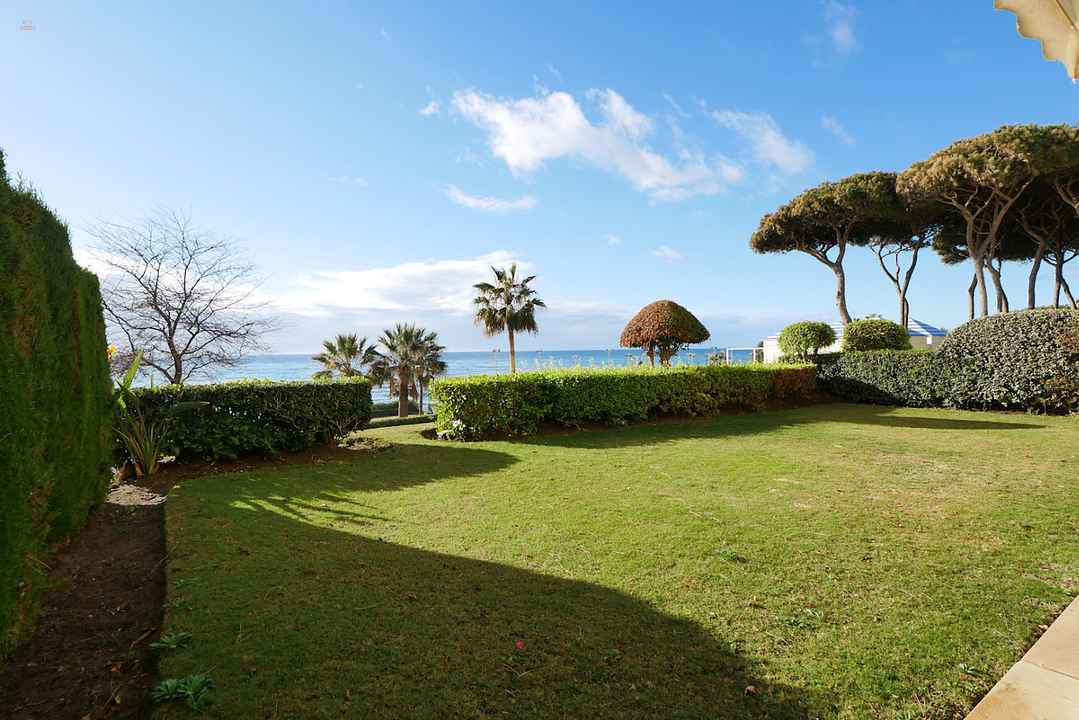 Apartment For Sale im Marbella, Málaga 