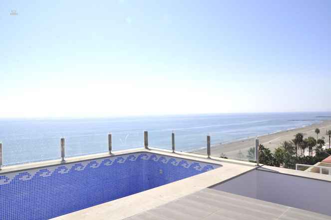 Apartment For Sale in Estepona, Málaga