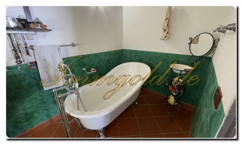 Thumbnail von Immogold Luxusvilla mit Meerblick mit zwei Hektar Land