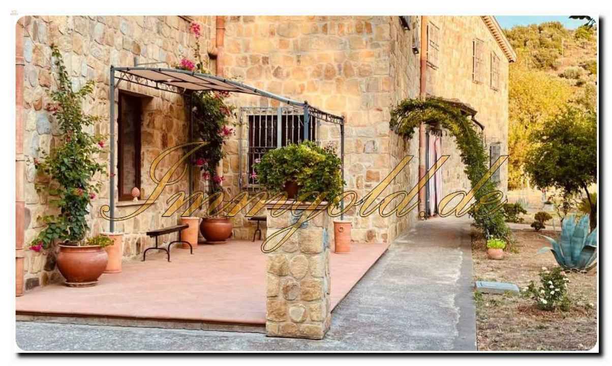 Immogold Luxusvilla mit Meerblick mit zwei Hektar Land