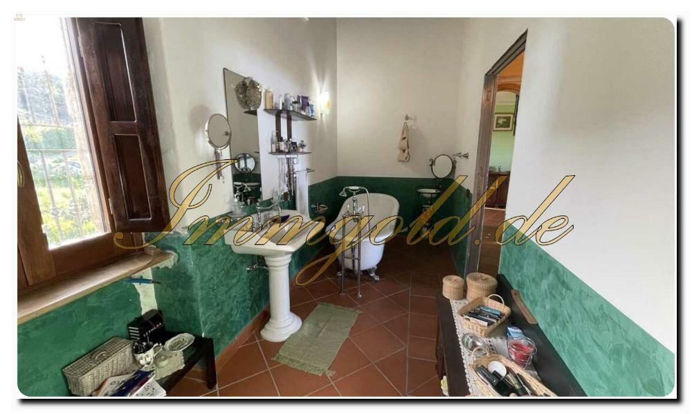 Thumbnail von Immogold Luxusvilla mit Meerblick mit zwei Hektar Land