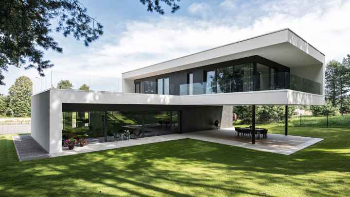 Villa For Sale in Estepona, Málaga