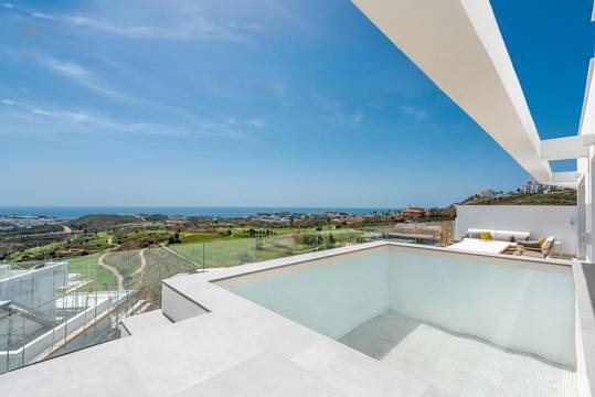 Apartment For Sale in La Cala de Mijas, Málaga