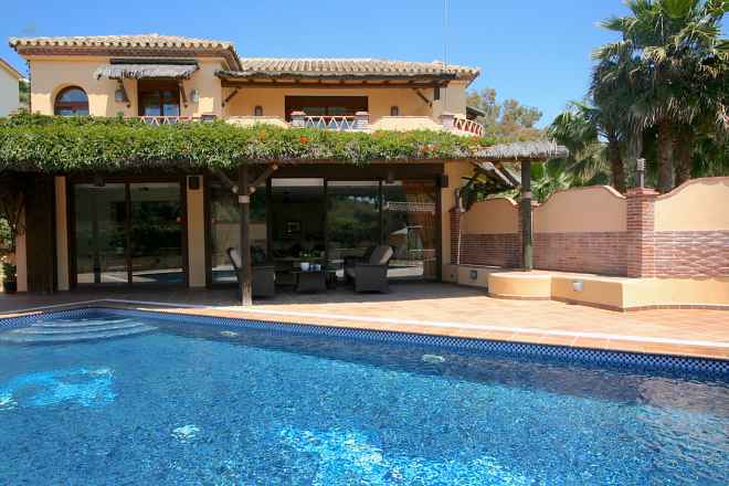Villa For Sale in Fuengirola, Málaga