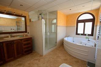 Thumbnail von Villa For Sale in Fuengirola, Málaga