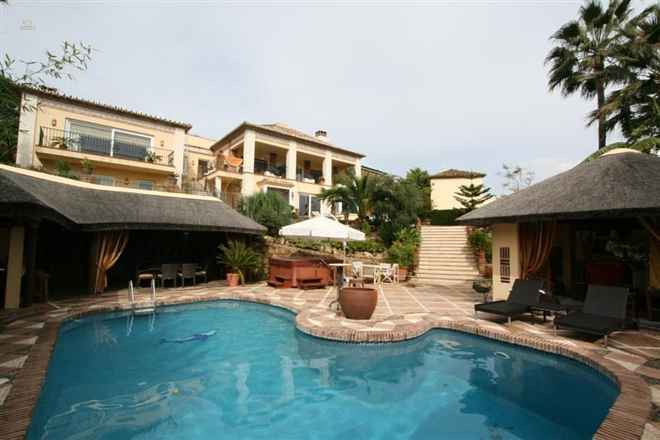  Nueva Andalucía Villa ES118165