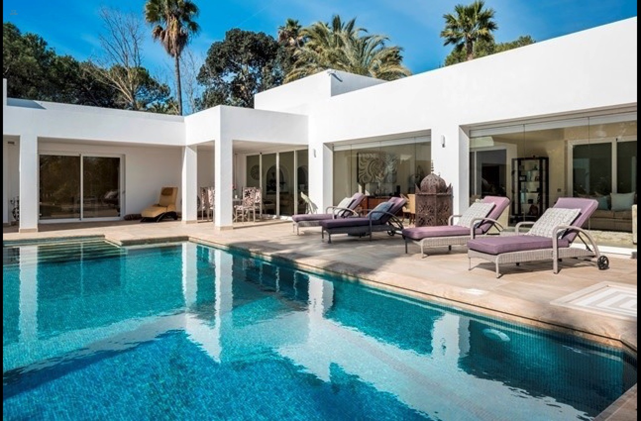  Estepona Villa ES125595