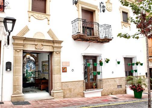  Estepona Commercial Property ES125145