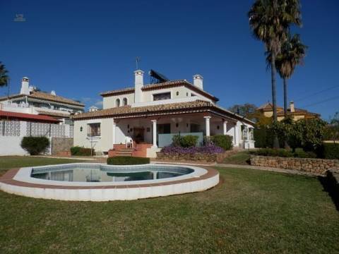 Luxus-Villa in Marbella R286306