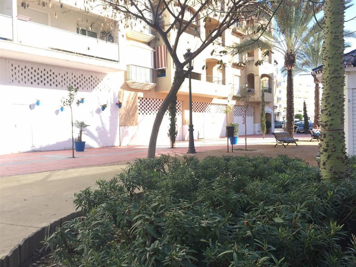 Thumbnail von Commercial Property For Sale in Estepona, Málaga