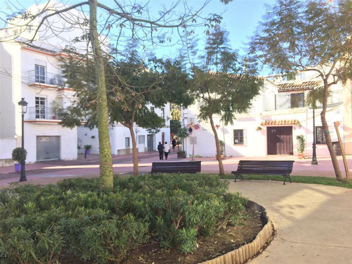 Thumbnail von Commercial Property For Sale in Estepona, Málaga