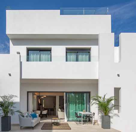 Town House For Sale in Nueva Andalucia, Málaga