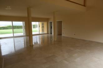 Thumbnail von Villa For Sale in Sierrezuela, Málaga