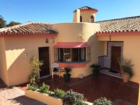 Luxus-Villa in Estepona R2840387