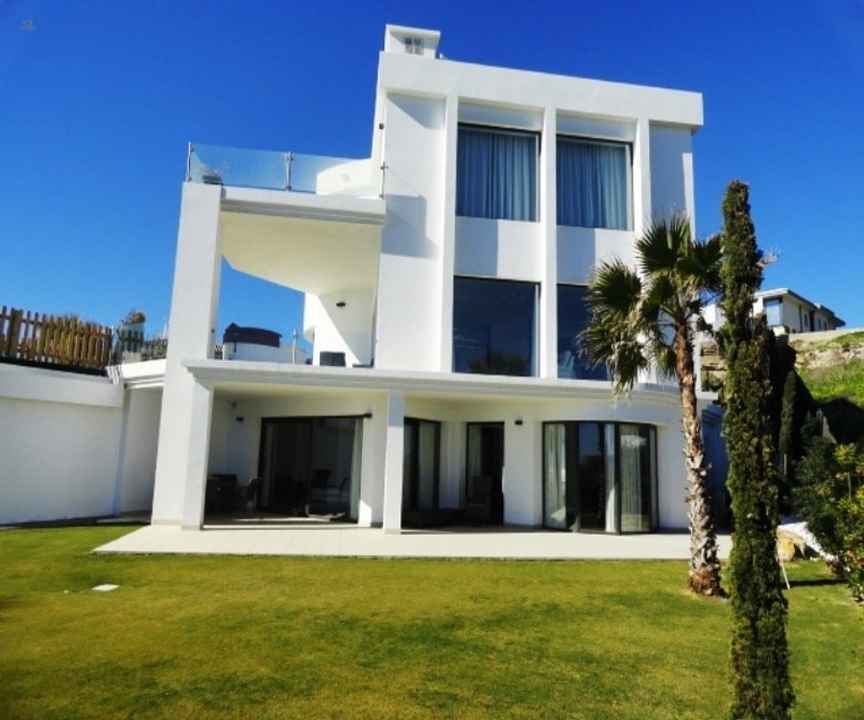 Luxus-Villa in Manilva R2834561