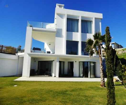 Luxus-Villa in Manilva R2834561