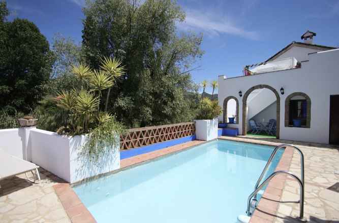 Commercial Property For Sale in Cortes De LA Frontera, Málaga