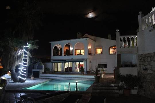 Luxus-Villa in Benalmadena R2827664