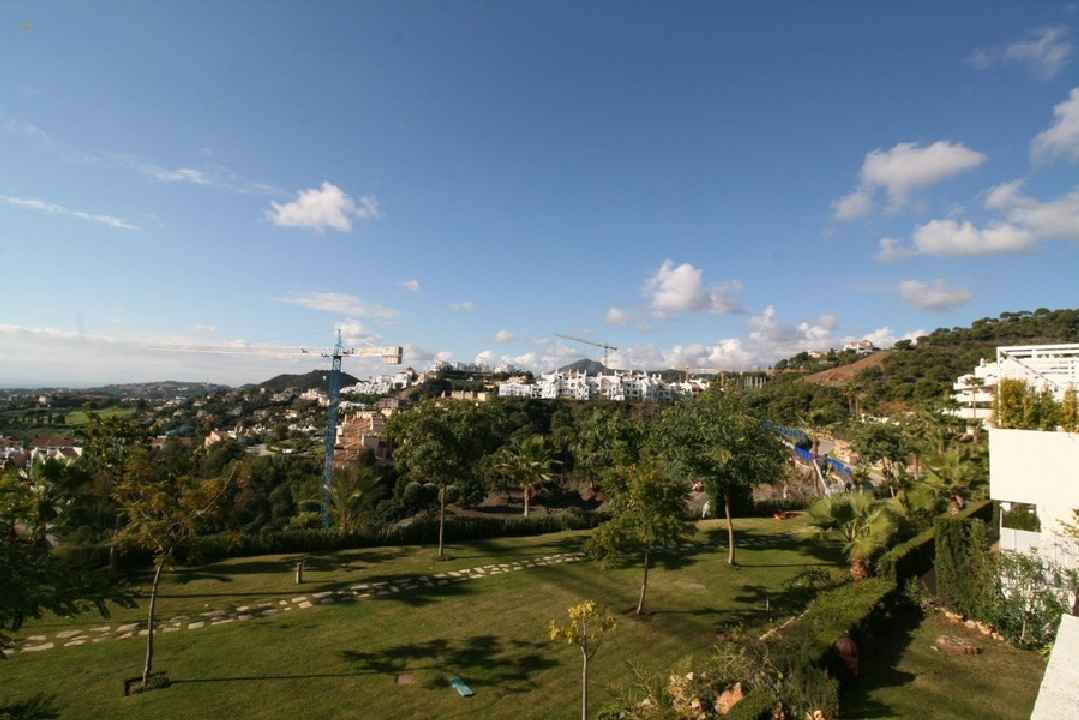 Luxus-Wohnung in Benahavis R2825063