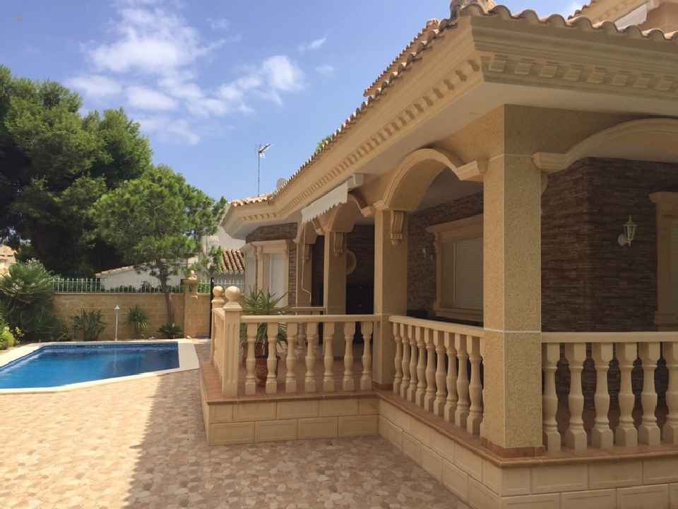 Villa For Sale in Punta Prima, Alicante