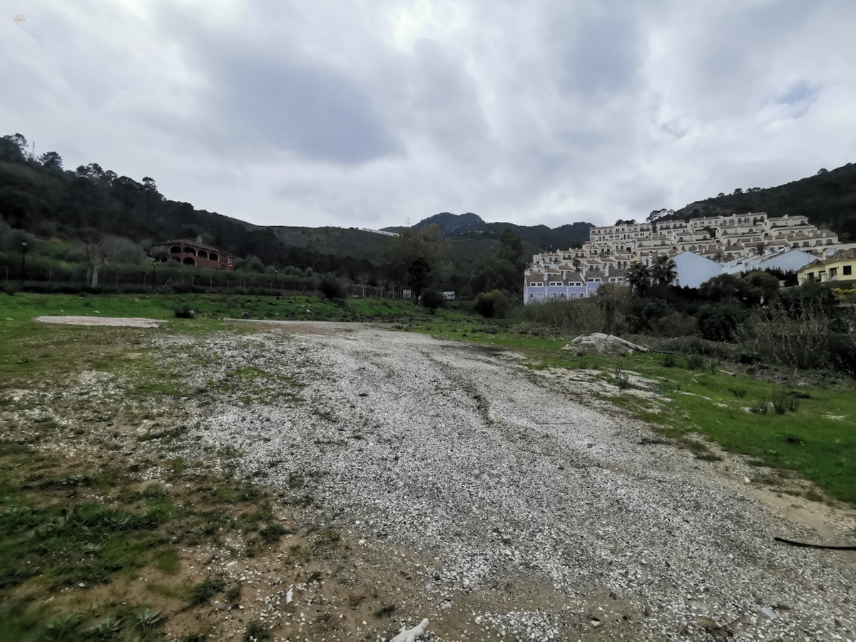 Land For Sale in Benahavis, Málaga