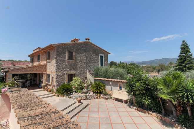 Country House For Sale in Santa Maria del Cami, Baleares