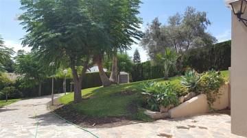Thumbnail von Villa For Sale in Estepona, Málaga