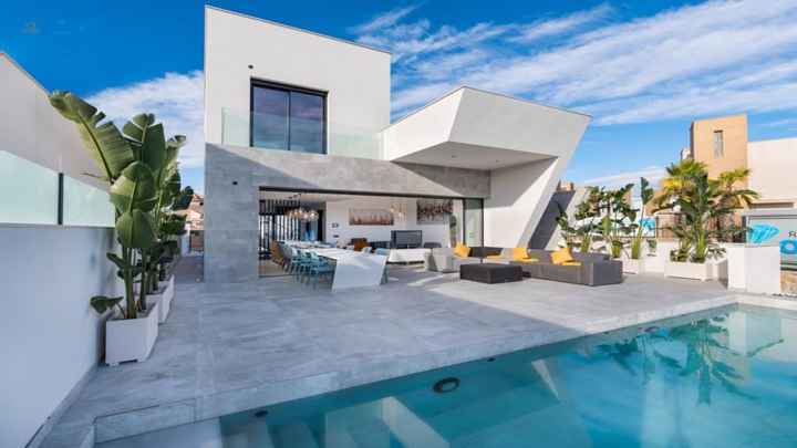 Villa For Sale in Rojales, Alicante