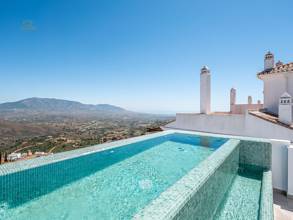 Thumbnail von Villa For Sale in La Mairena, Málaga