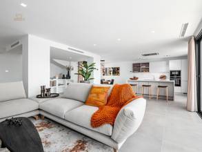 Thumbnail von Villa For Sale in La Mairena, Málaga