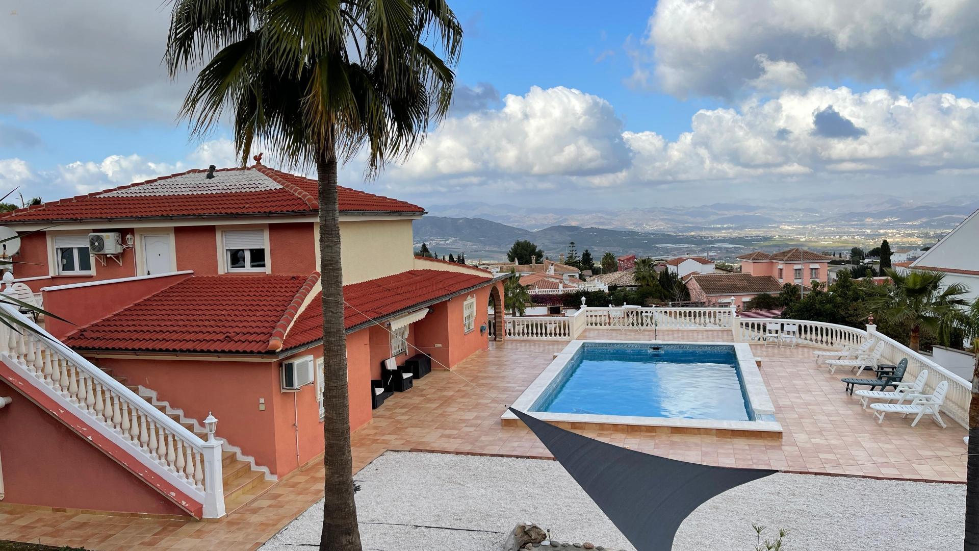 Villa For Sale in Alhaurin de la Torre, Málaga
