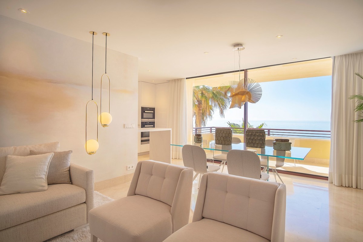 Apartment For Sale in Estepona, Málaga