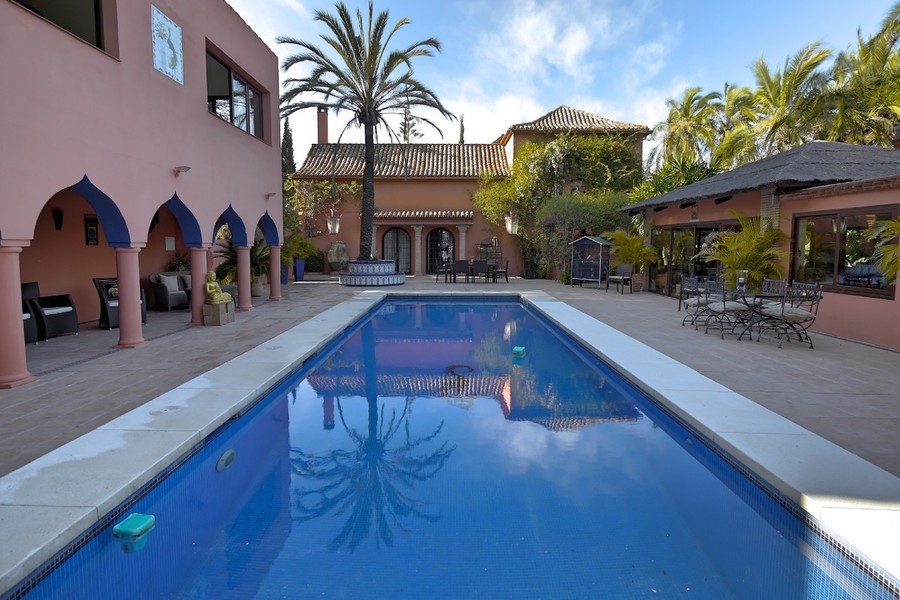Luxus-Villa in Estepona R2815838