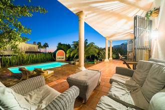 Thumbnail von Villa For Sale in El Paraiso, Málaga