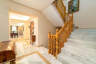 Thumbnail von Villa For Sale in El Paraiso, Málaga