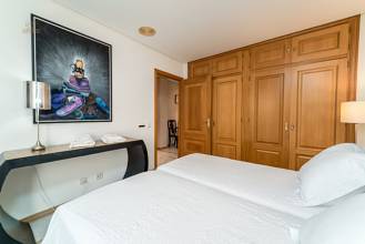 Thumbnail von Villa For Sale in El Paraiso, Málaga