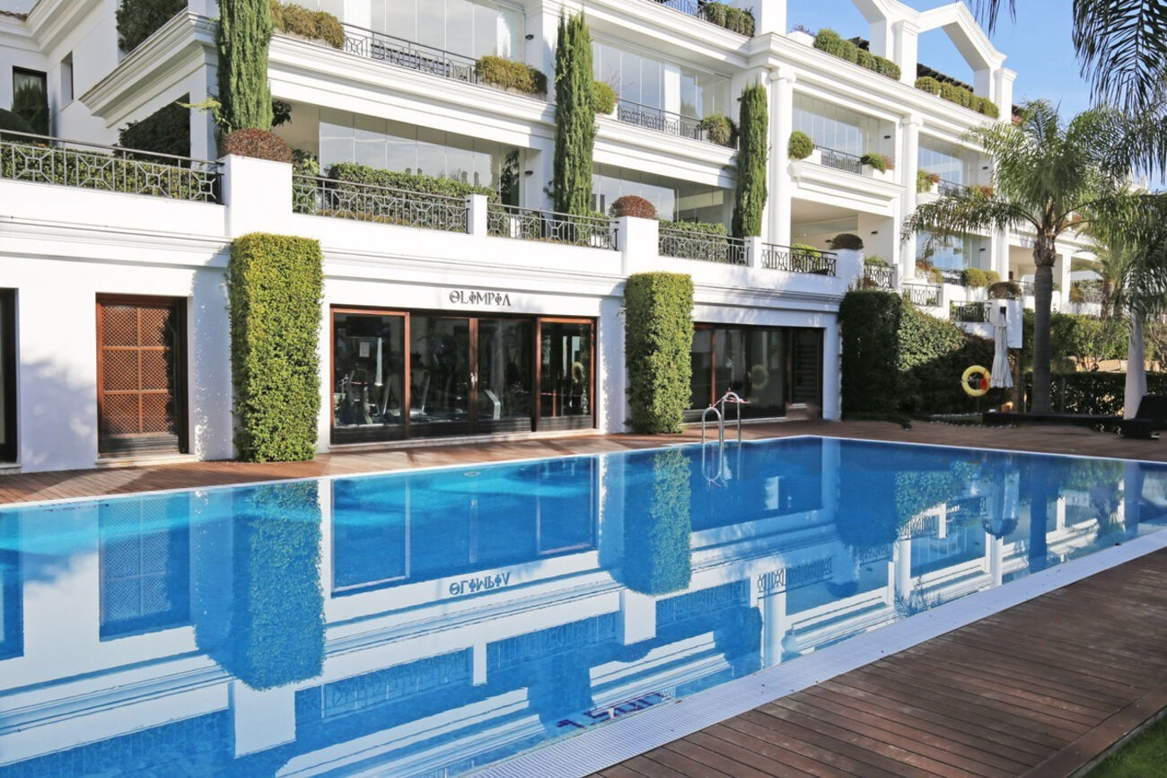 Apartment For Sale in New Golden Mile, Málaga