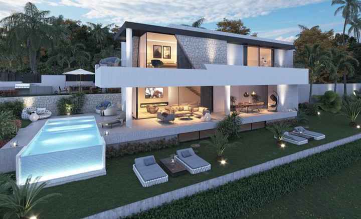 Villa For Sale in Estepona, Málaga