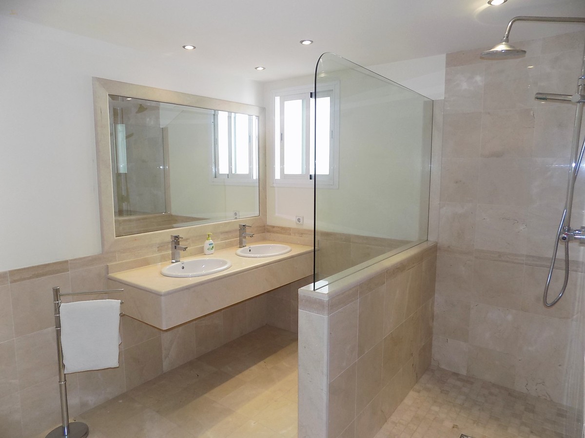 Thumbnail von Apartment For Sale in Puerto Banús, Málaga