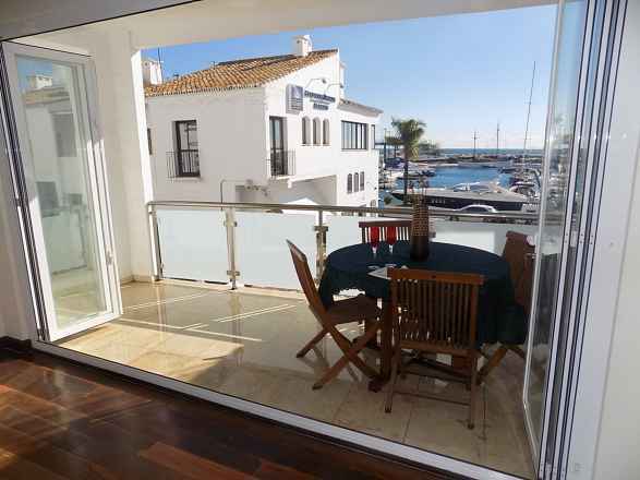 Apartment For Sale in Puerto Banús, Málaga