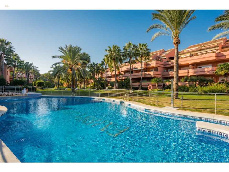 Luxus-Wohnung in Marbella R2801771