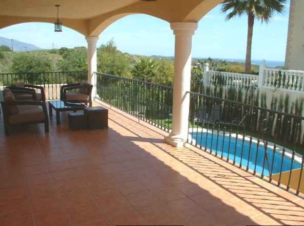 Villa For Sale in Riviera Del Sol, Málaga